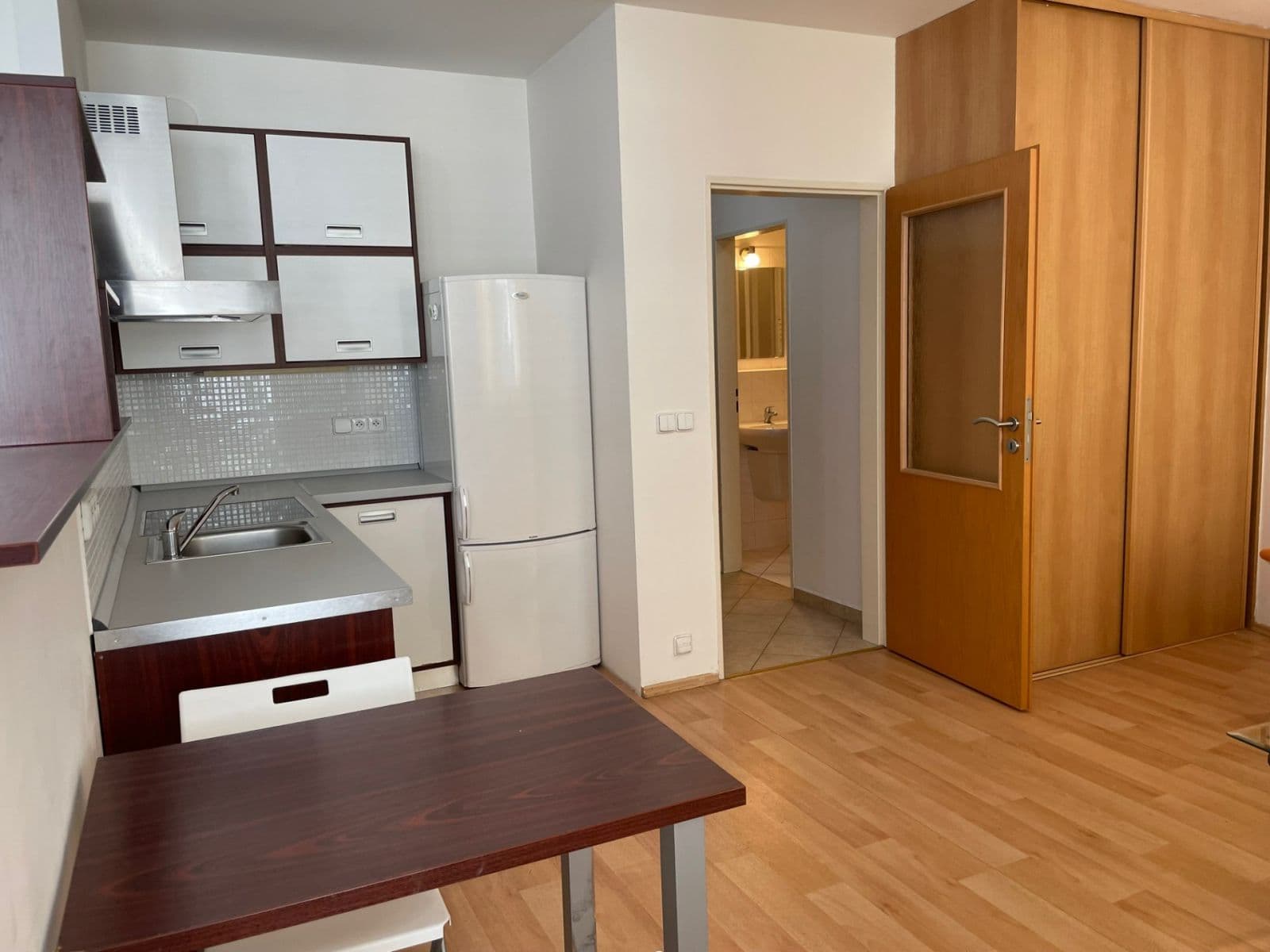 Pronájem bytu 1+kk 37 m², Ve Slatinách, Praha, Praha Pronájem bytu 1+kk 37 m², Ve Slatinách, Praha, Praha