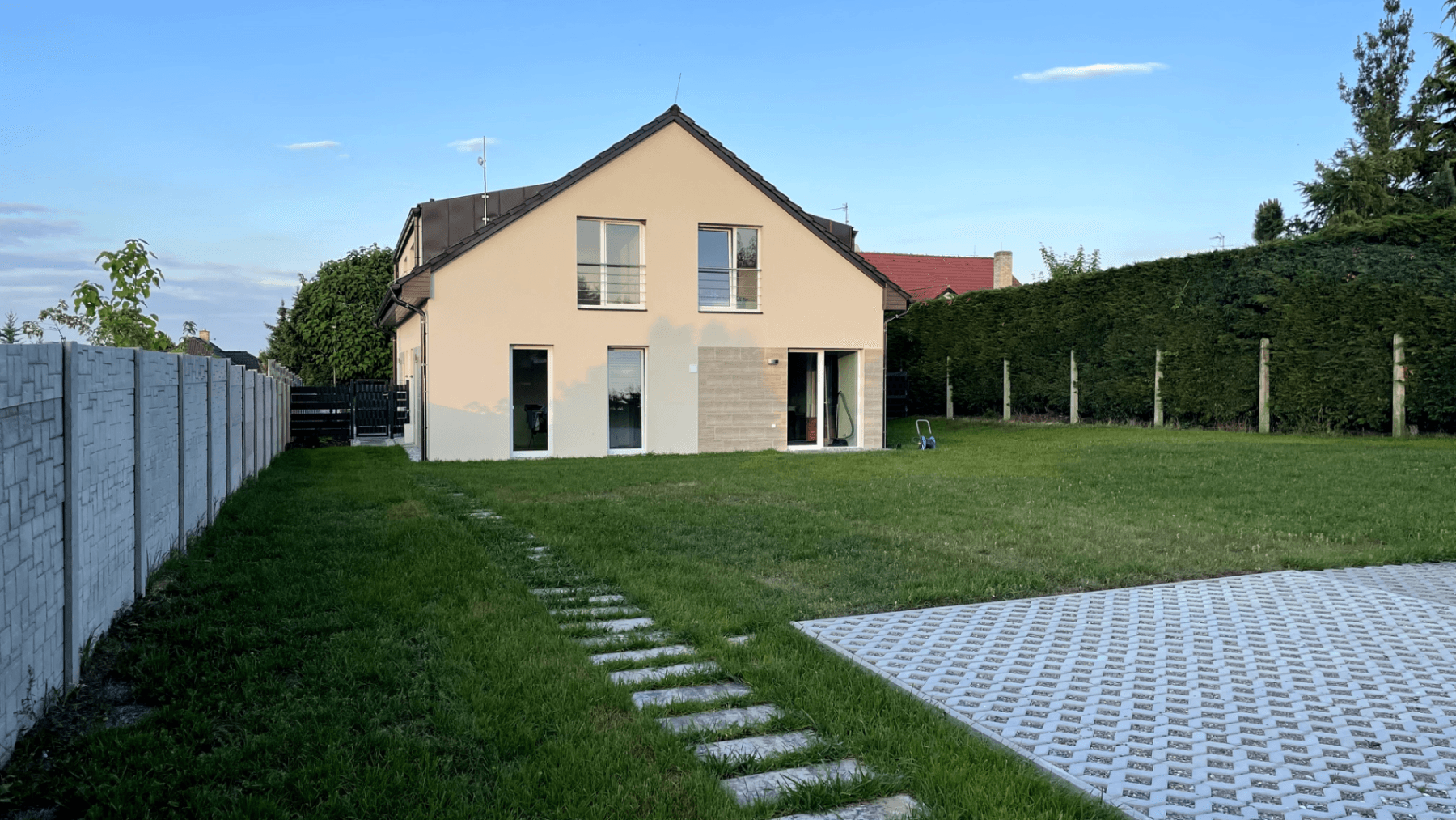 Pronájem domu 120 m², pozemek 700 m², Na Beránku Ⅱ, Ořech, Středočeský kraj Pronájem domu 120 m², pozemek 700 m², Na Beránku Ⅱ, Ořech, Středočeský kraj