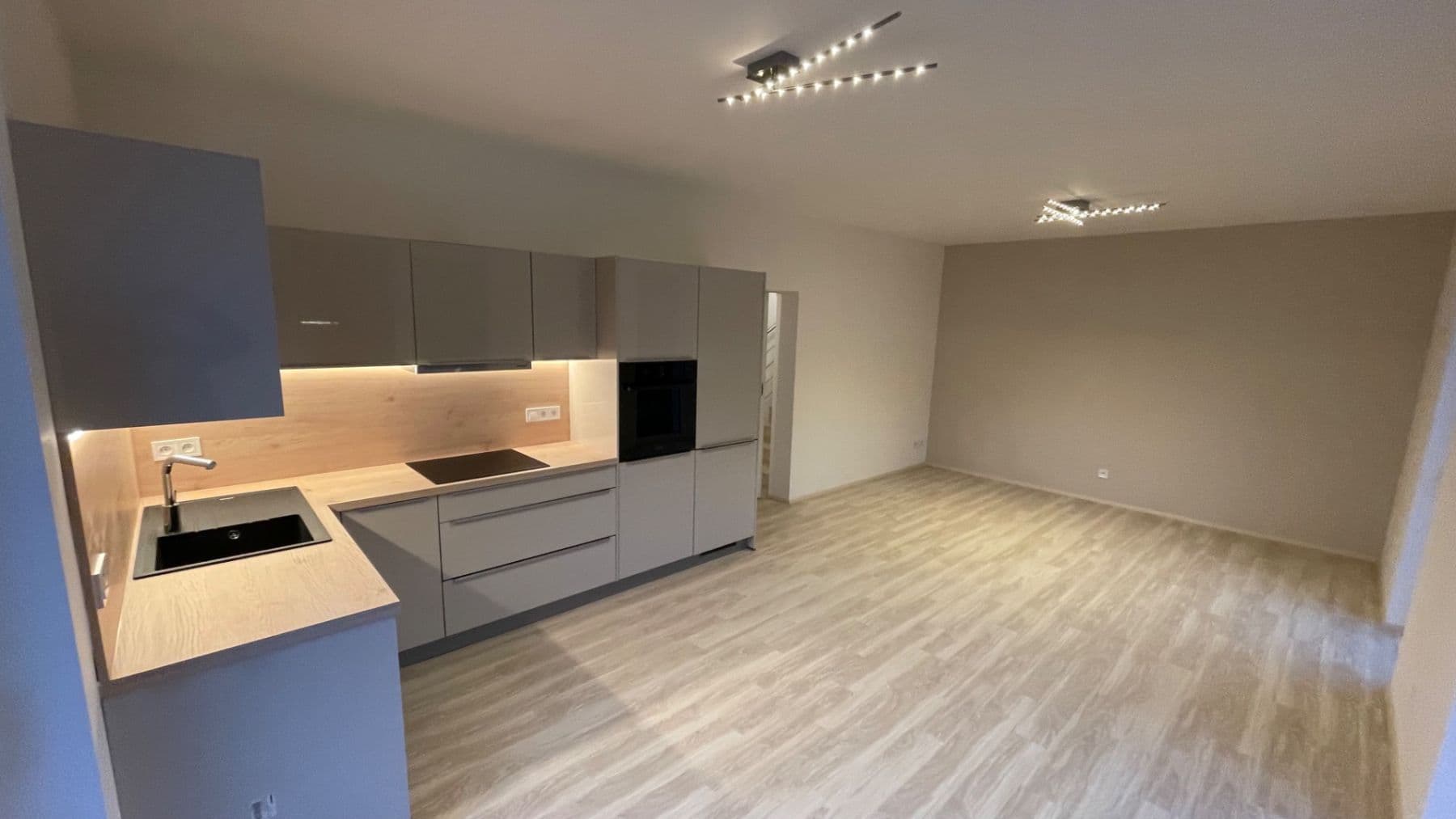 Pronájem domu 120 m², pozemek 700 m², Na Beránku Ⅱ, Ořech, Středočeský kraj Pronájem domu 120 m², pozemek 700 m², Na Beránku Ⅱ, Ořech, Středočeský kraj