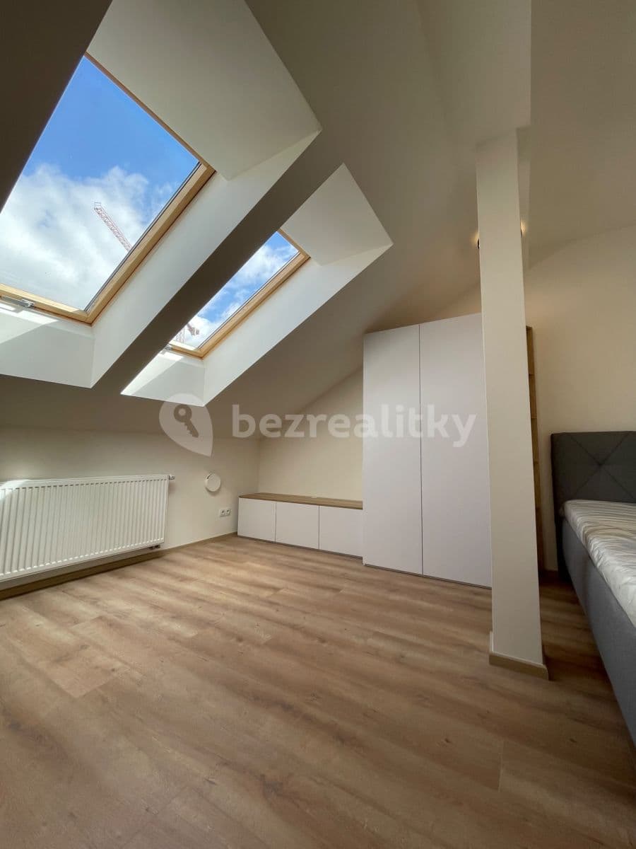 Pronájem bytu 1+kk 28 m², Sinkulova, Praha, Praha Pronájem bytu 1+kk 28 m², Sinkulova, Praha, Praha