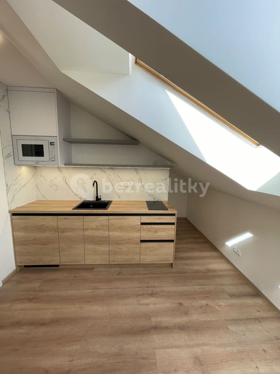 Pronájem bytu 1+kk 28 m², Sinkulova, Praha, Praha Pronájem bytu 1+kk 28 m², Sinkulova, Praha, Praha