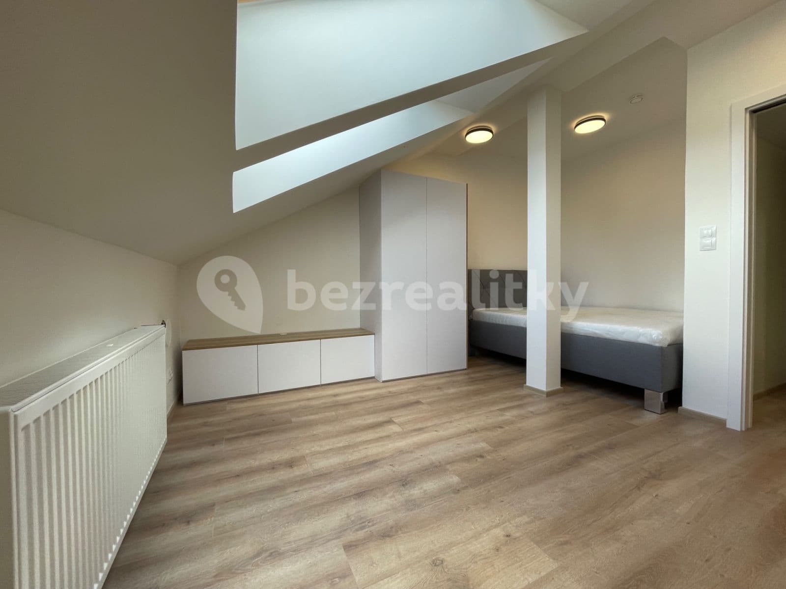 Pronájem bytu 1+kk 28 m², Sinkulova, Praha, Praha Pronájem bytu 1+kk 28 m², Sinkulova, Praha, Praha