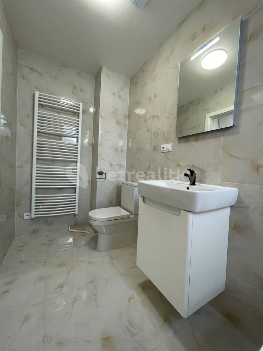 Pronájem bytu 1+kk 28 m², Sinkulova, Praha, Praha Pronájem bytu 1+kk 28 m², Sinkulova, Praha, Praha