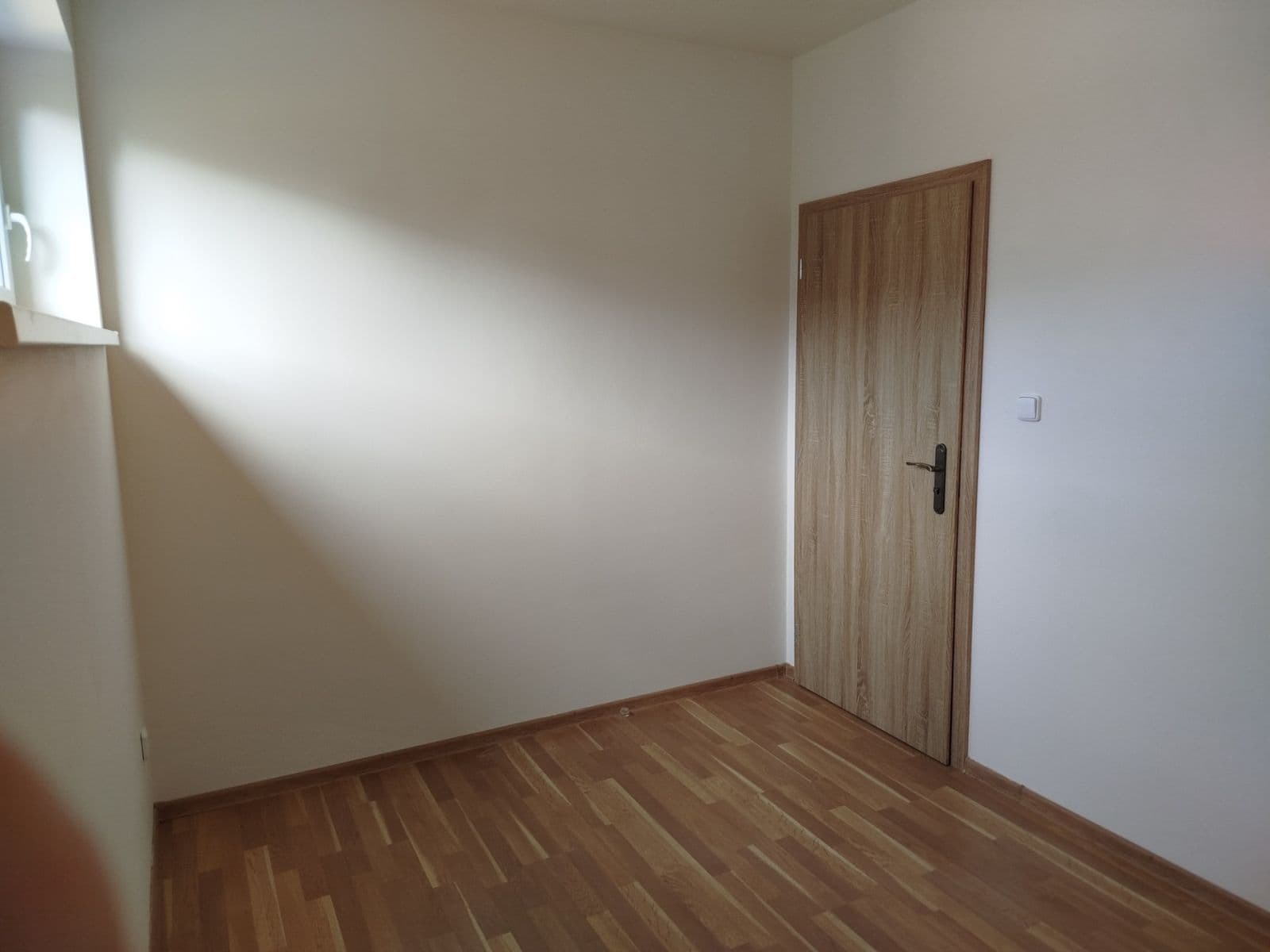 Pronájem bytu 2+1 62 m², V Podhájí, Veleň, Středočeský kraj Pronájem bytu 2+1 62 m², V Podhájí, Veleň, Středočeský kraj