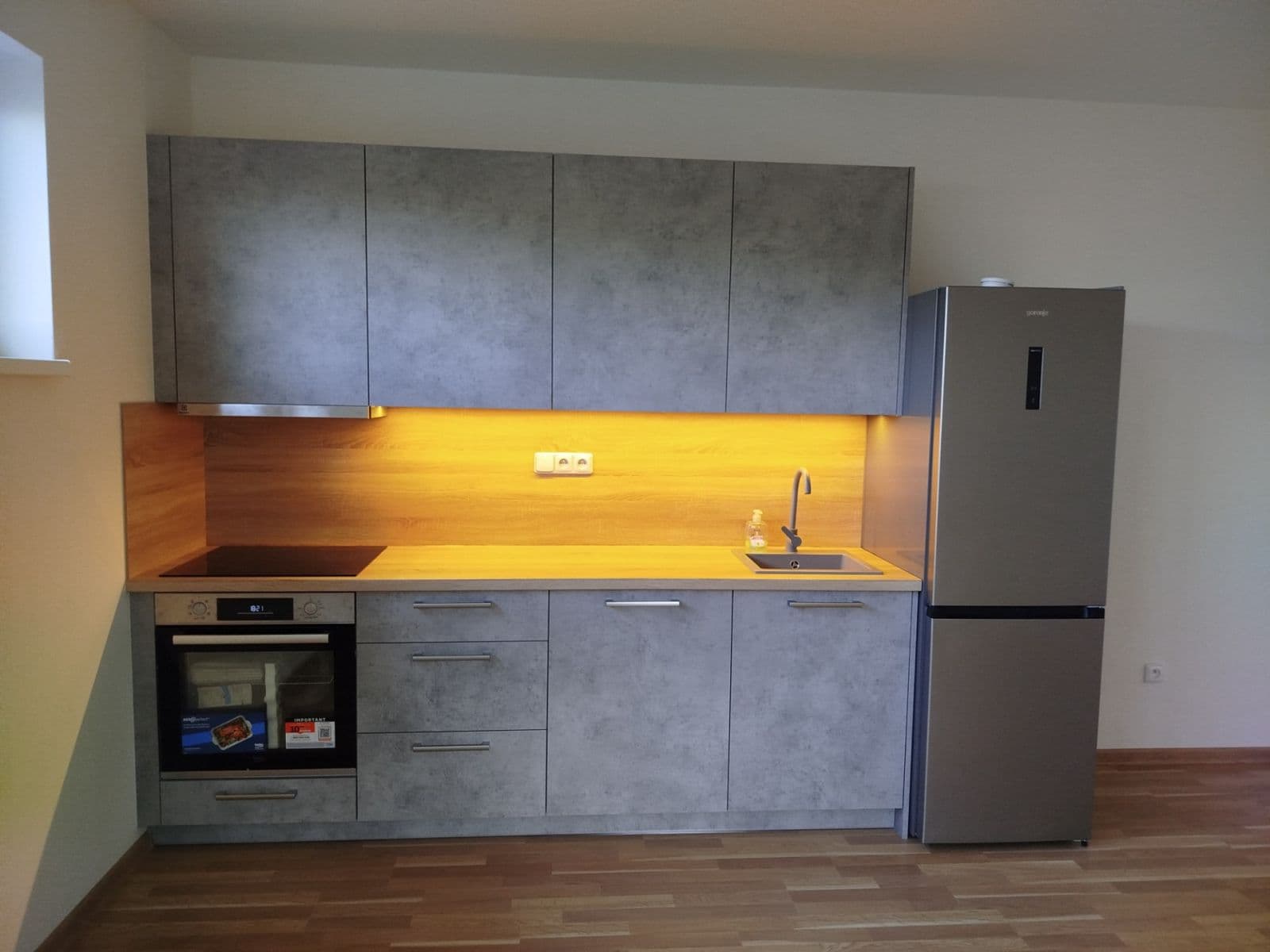 Pronájem bytu 2+1 62 m², V Podhájí, Veleň, Středočeský kraj Pronájem bytu 2+1 62 m², V Podhájí, Veleň, Středočeský kraj