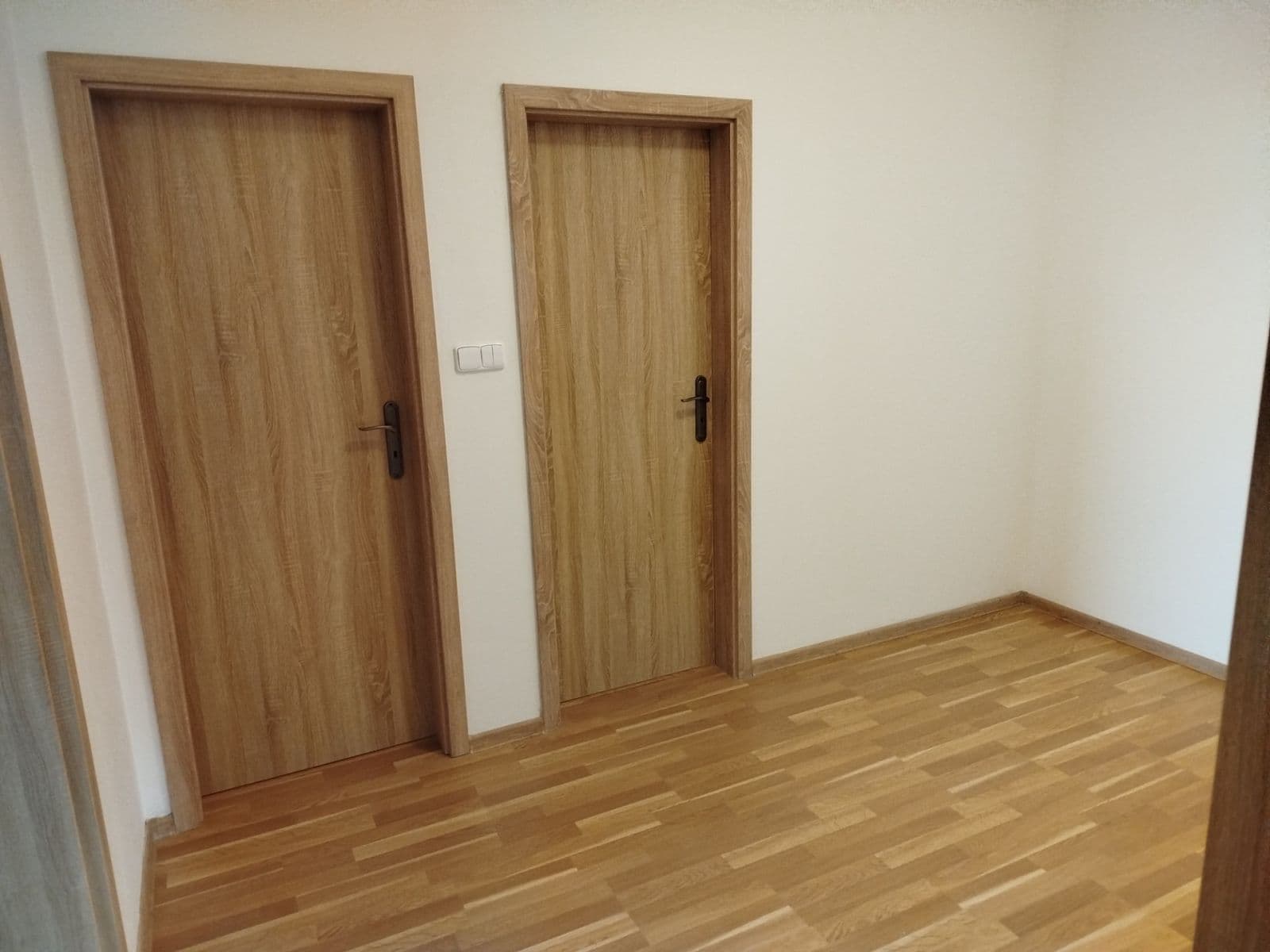 Pronájem bytu 2+1 62 m², V Podhájí, Veleň, Středočeský kraj Pronájem bytu 2+1 62 m², V Podhájí, Veleň, Středočeský kraj