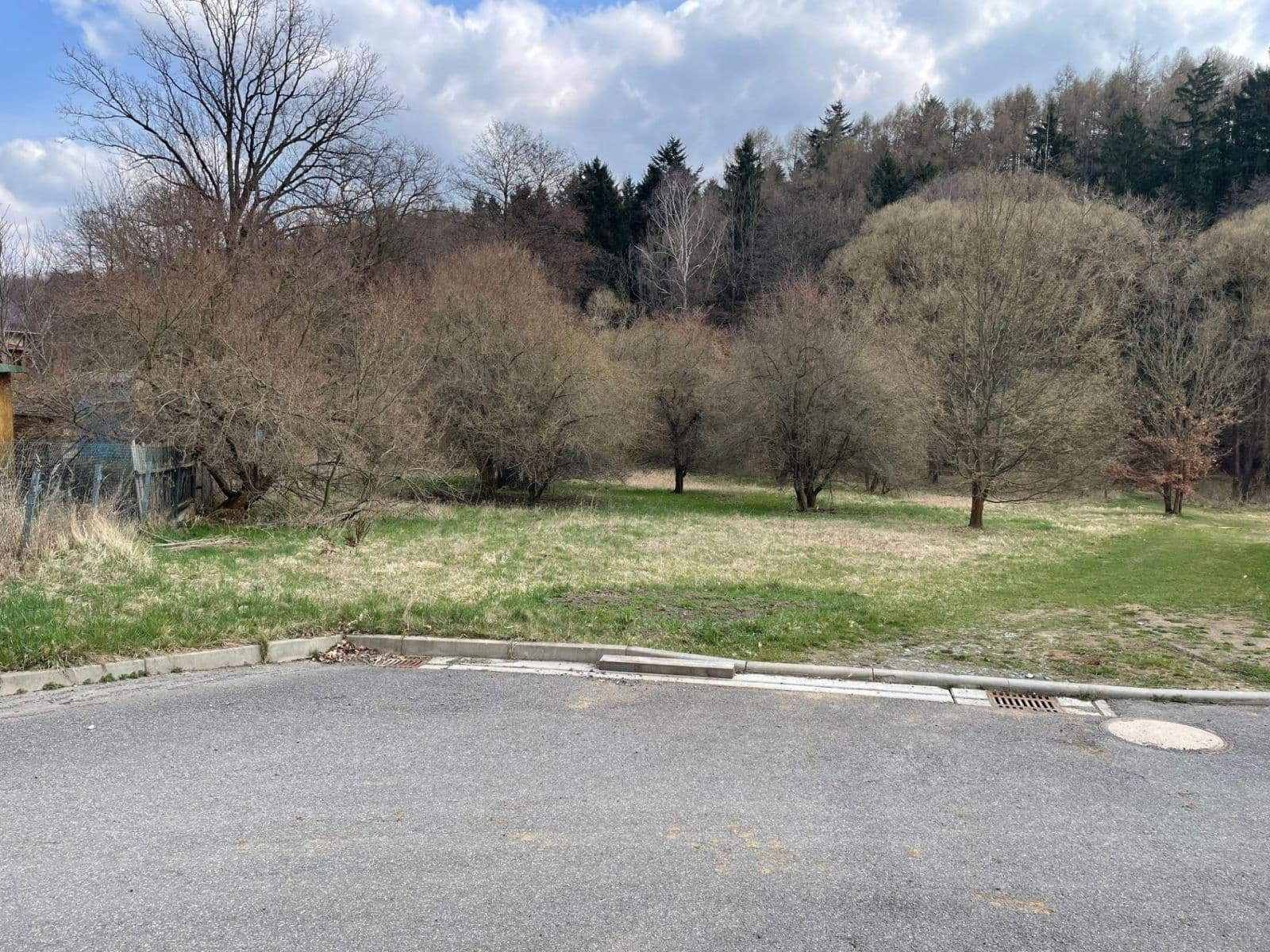 Prodej pozemku 4.987 m², Mnichovice, Středočeský kraj Prodej pozemku 4.987 m², Mnichovice, Středočeský kraj