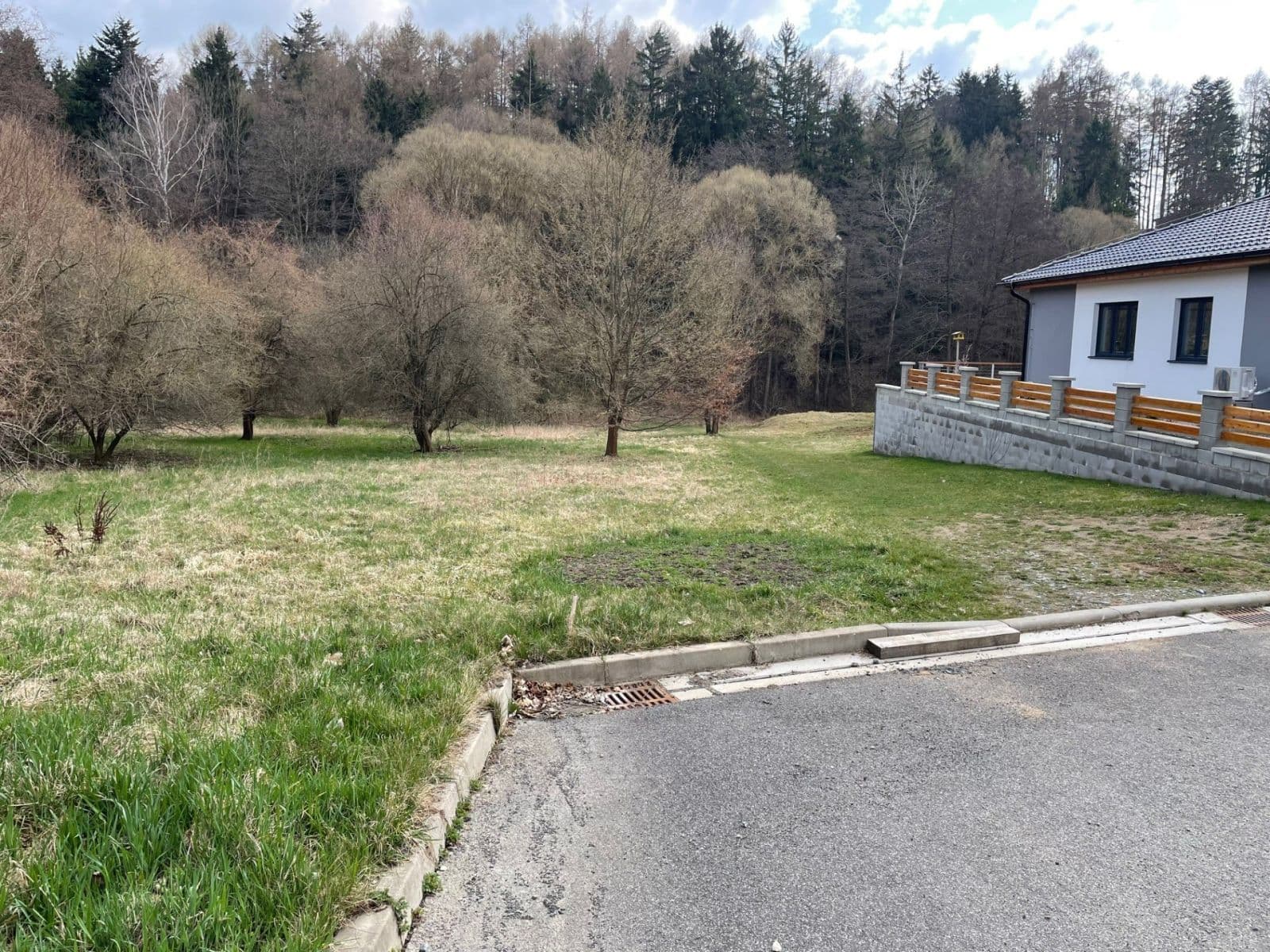 Prodej pozemku 4.987 m², Mnichovice, Středočeský kraj Prodej pozemku 4.987 m², Mnichovice, Středočeský kraj