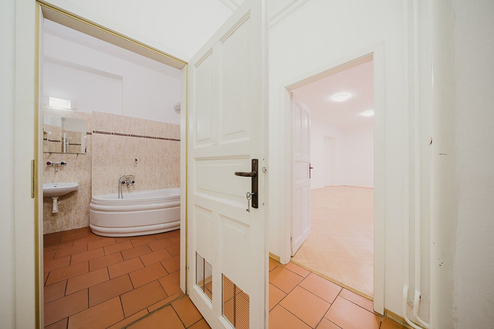 Pronájem bytu 1+1 63 m², Malostranské náměstí, Praha, Praha Pronájem bytu 1+1 63 m², Malostranské náměstí, Praha, Praha