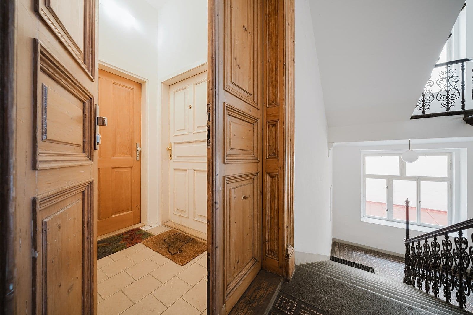 Pronájem bytu 1+1 63 m², Malostranské náměstí, Praha, Praha Pronájem bytu 1+1 63 m², Malostranské náměstí, Praha, Praha