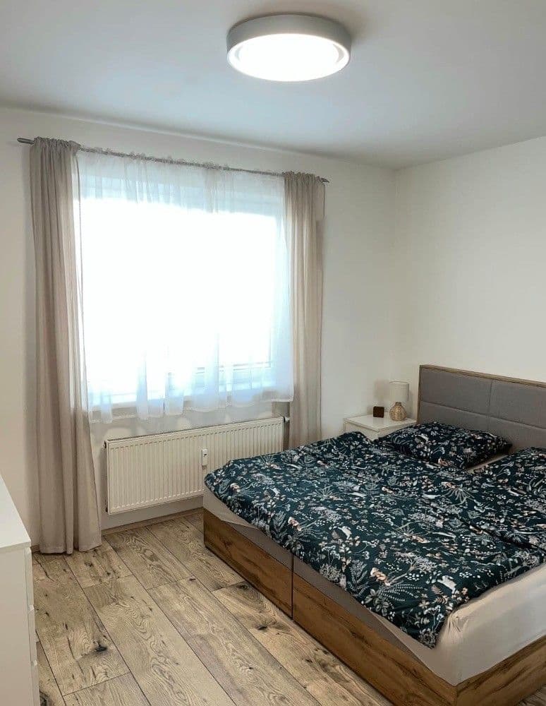 Pronájem bytu 2+kk 68 m², Dubinská, Pardubice, Pardubický kraj Pronájem bytu 2+kk 68 m², Dubinská, Pardubice, Pardubický kraj