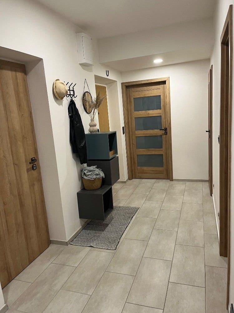 Pronájem bytu 2+kk 68 m², Dubinská, Pardubice, Pardubický kraj Pronájem bytu 2+kk 68 m², Dubinská, Pardubice, Pardubický kraj