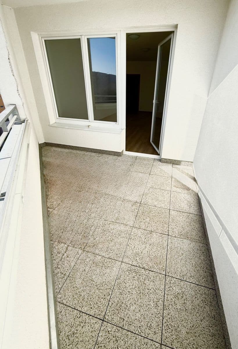 Prodej bytu 1+kk 40 m², Hornoměcholupská, Praha, Praha Prodej bytu 1+kk 40 m², Hornoměcholupská, Praha, Praha