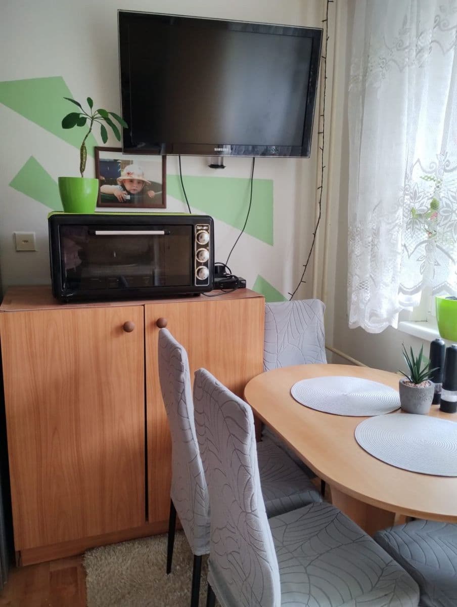 Prodej bytu 2+1 56 m², Úpská, Trutnov, Královéhradecký kraj Prodej bytu 2+1 56 m², Úpská, Trutnov, Královéhradecký kraj