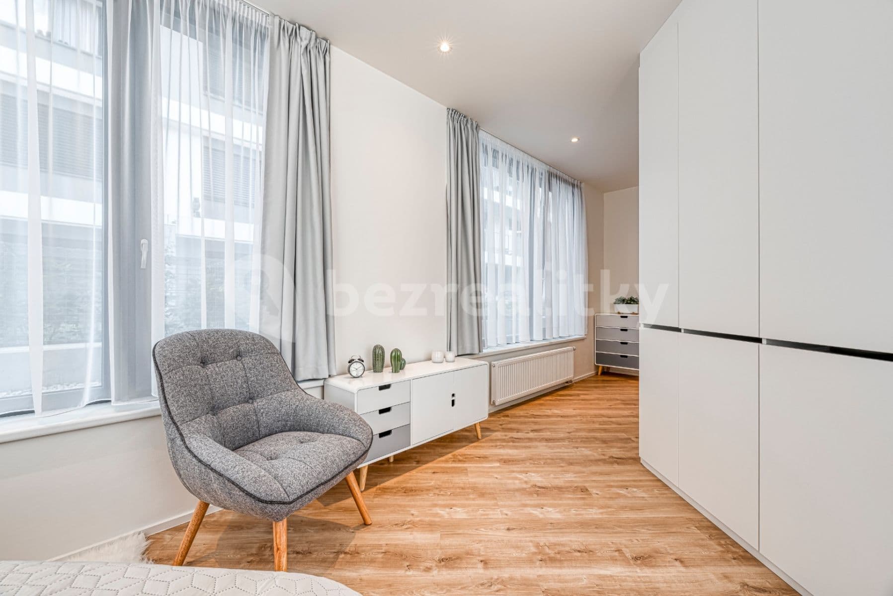 Pronájem bytu 1+kk 30 m², Mukařovského, Praha, Praha Pronájem bytu 1+kk 30 m², Mukařovského, Praha, Praha