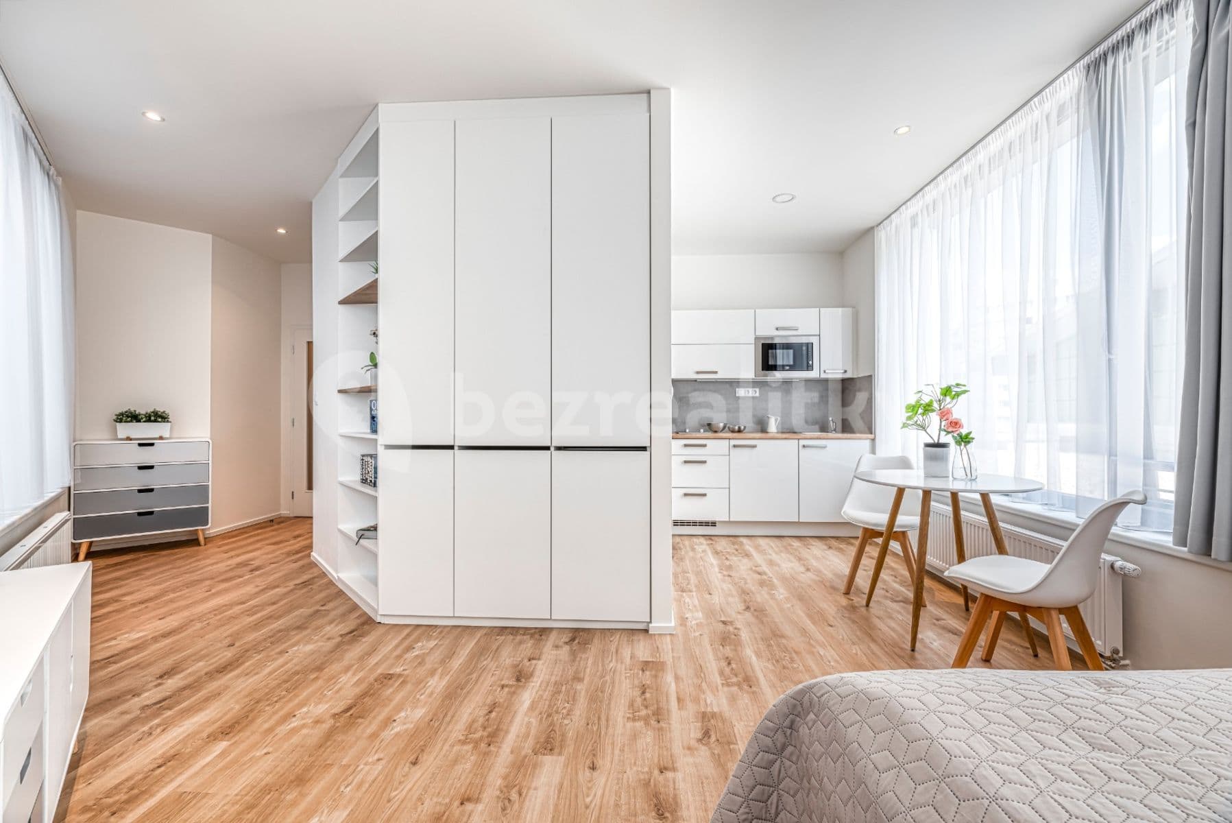 Pronájem bytu 1+kk 30 m², Mukařovského, Praha, Praha Pronájem bytu 1+kk 30 m², Mukařovského, Praha, Praha