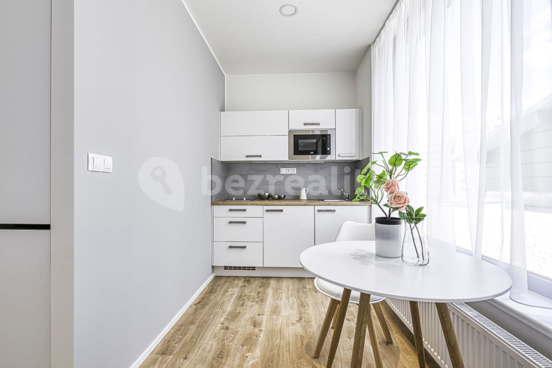Pronájem bytu 1+kk 30 m², Mukařovského, Praha, Praha Pronájem bytu 1+kk 30 m², Mukařovského, Praha, Praha