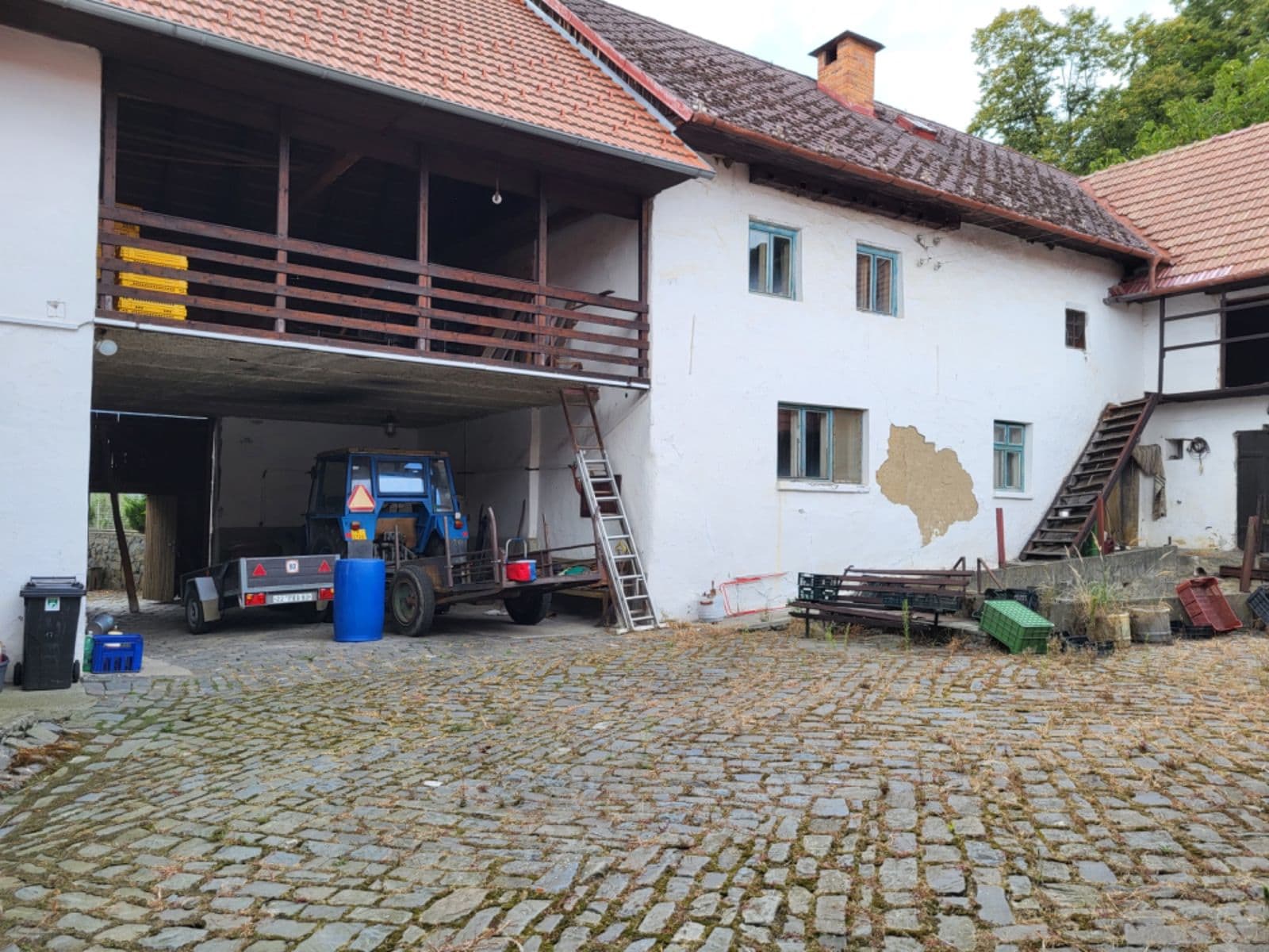 Prodej domu 200 m², pozemek 3.065 m², Lipník nad Bečvou, Olomoucký kraj Prodej domu 200 m², pozemek 3.065 m², Lipník nad Bečvou, Olomoucký kraj