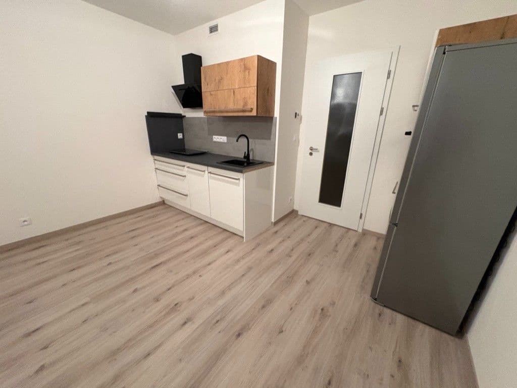 Pronájem bytu 1+kk 34 m², Poděbradská, Praha, Praha Pronájem bytu 1+kk 34 m², Poděbradská, Praha, Praha