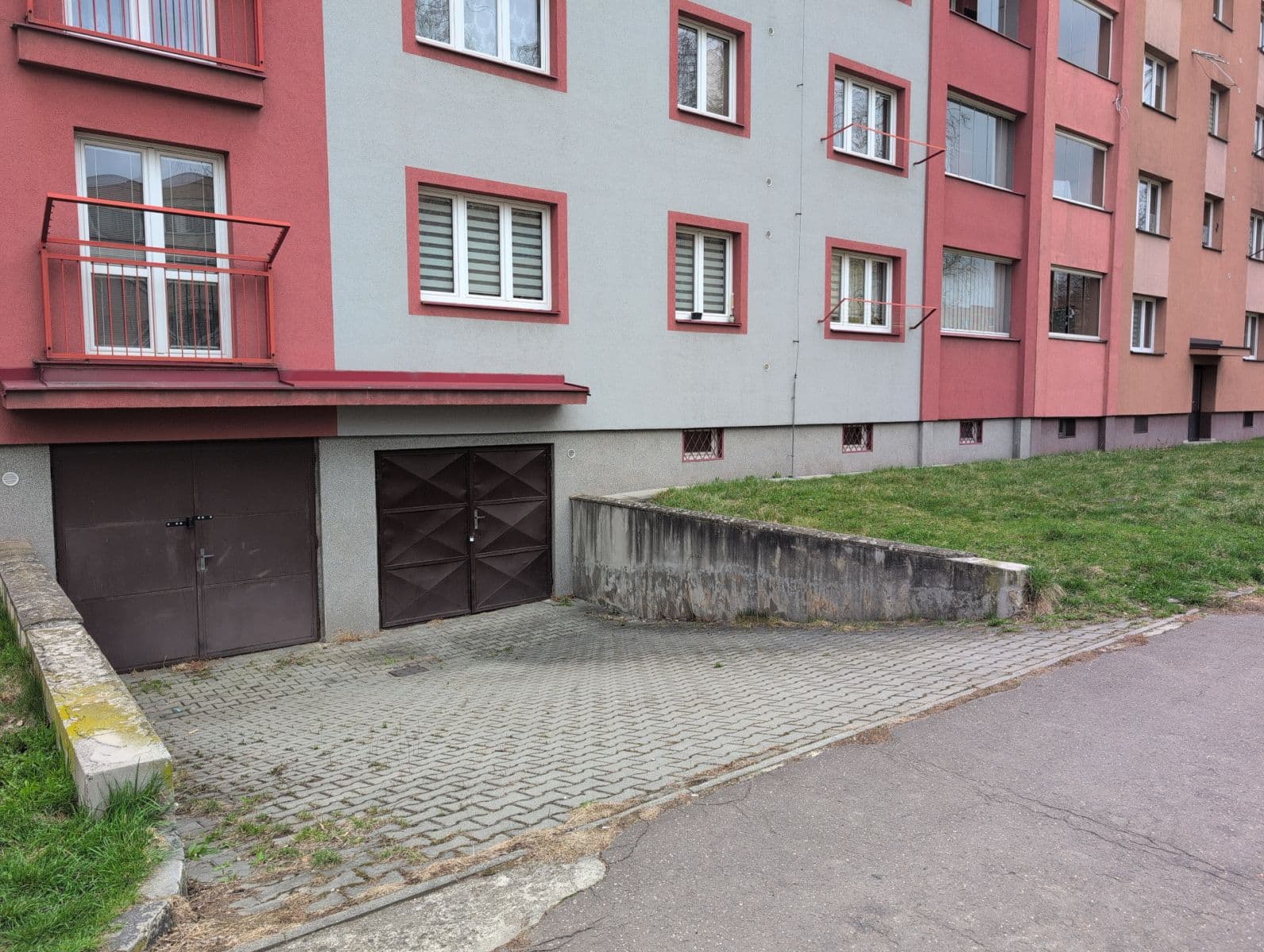 Prodej garáže 35 m², Zlepšovatelů, Ostrava, Moravskoslezský kraj Prodej garáže 35 m², Zlepšovatelů, Ostrava, Moravskoslezský kraj