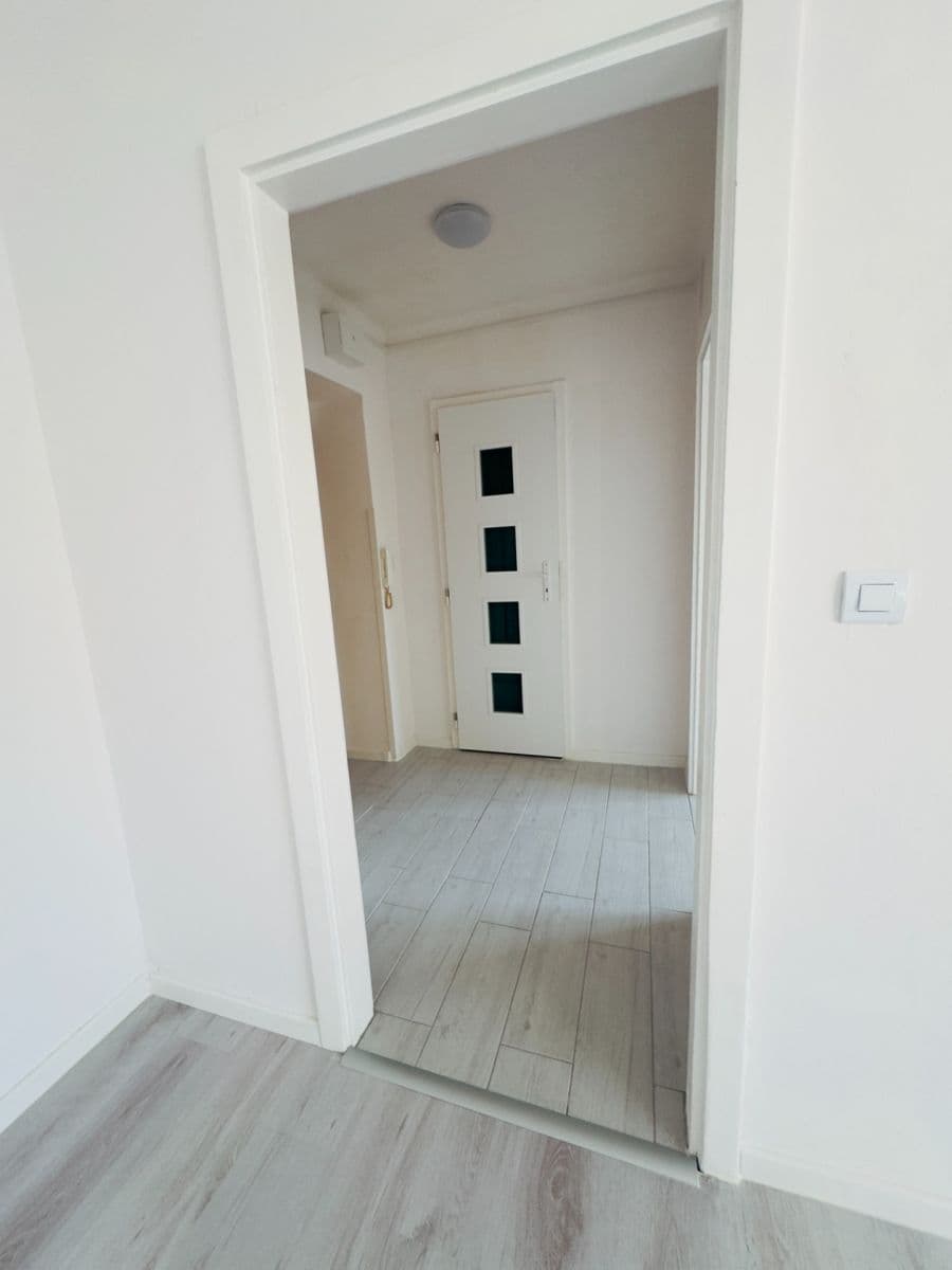 Prodej bytu 1+1 30 m², Moskevské náměstí, Teplice, Ústecký kraj Prodej bytu 1+1 30 m², Moskevské náměstí, Teplice, Ústecký kraj