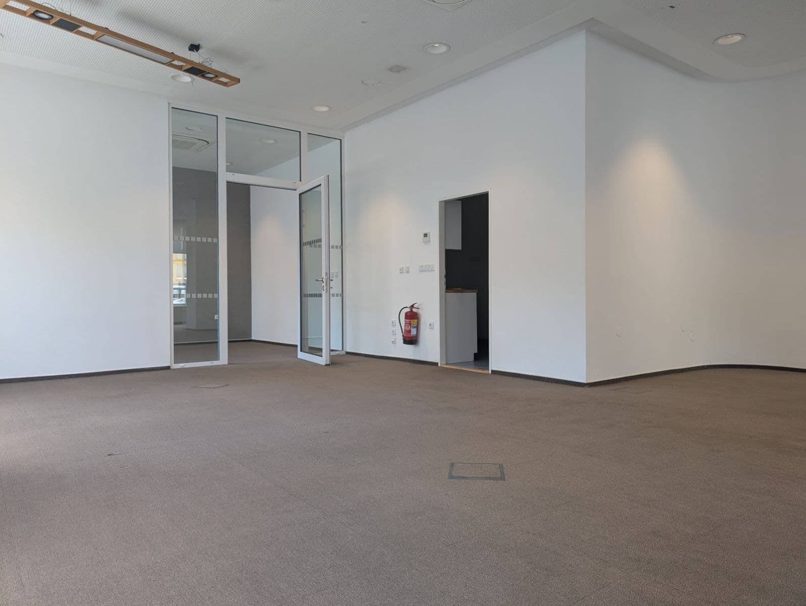 Pronájem nebytového prostoru 141 m², tř. Osvobození, Karviná, Moravskoslezský kraj Pronájem nebytového prostoru 141 m², tř. Osvobození, Karviná, Moravskoslezský kraj