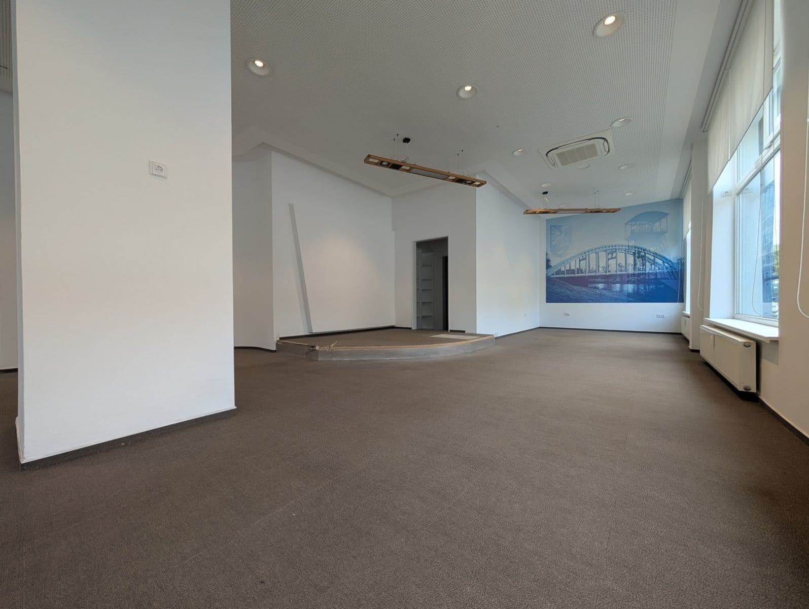 Pronájem nebytového prostoru 141 m², tř. Osvobození, Karviná, Moravskoslezský kraj Pronájem nebytového prostoru 141 m², tř. Osvobození, Karviná, Moravskoslezský kraj