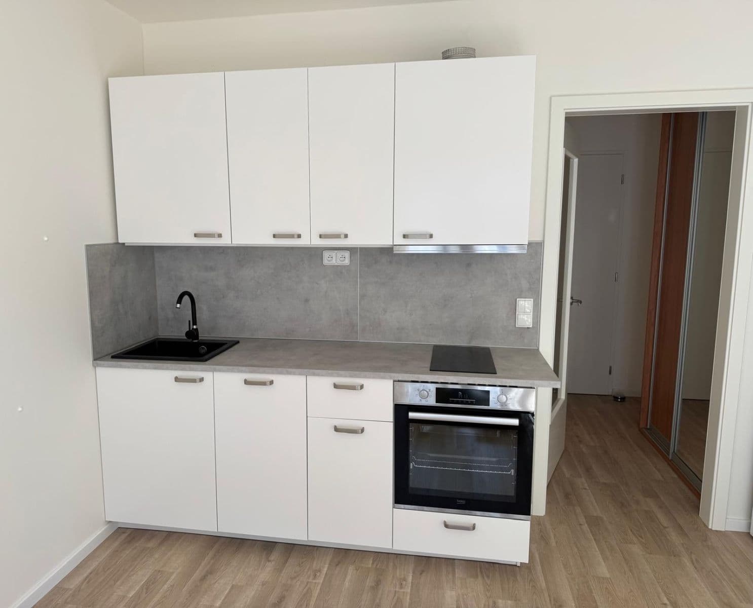 Pronájem bytu 1+kk 22 m², Novovysočanská, Praha, Praha Pronájem bytu 1+kk 22 m², Novovysočanská, Praha, Praha