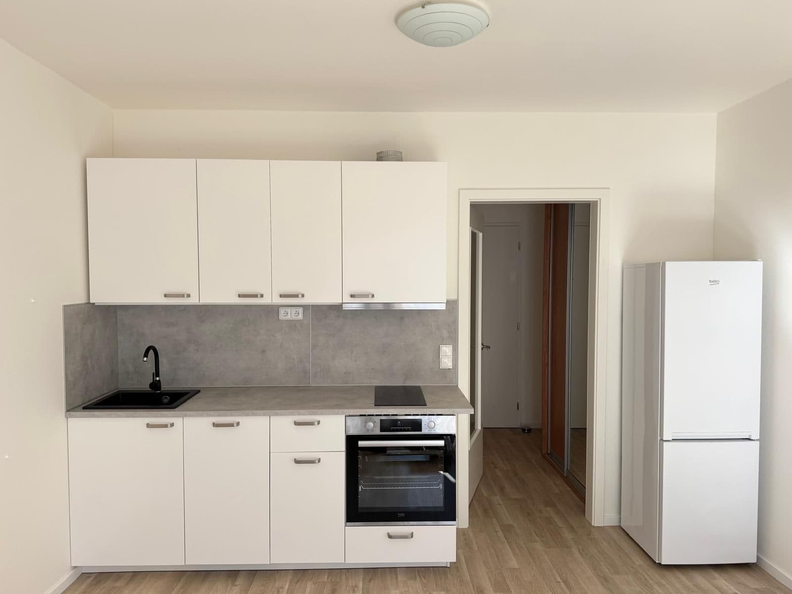 Pronájem bytu 1+kk 22 m², Novovysočanská, Praha, Praha Pronájem bytu 1+kk 22 m², Novovysočanská, Praha, Praha
