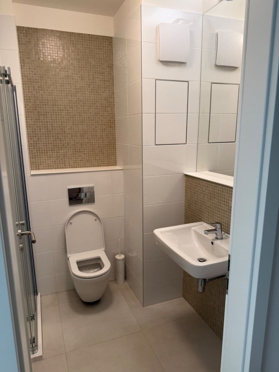 Pronájem bytu 1+kk 22 m², Novovysočanská, Praha, Praha Pronájem bytu 1+kk 22 m², Novovysočanská, Praha, Praha