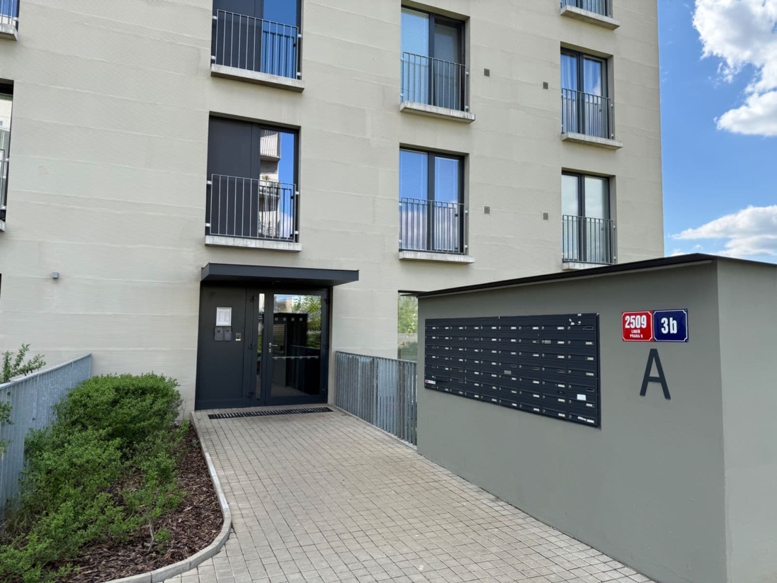 Pronájem bytu 1+kk 22 m², Novovysočanská, Praha, Praha Pronájem bytu 1+kk 22 m², Novovysočanská, Praha, Praha