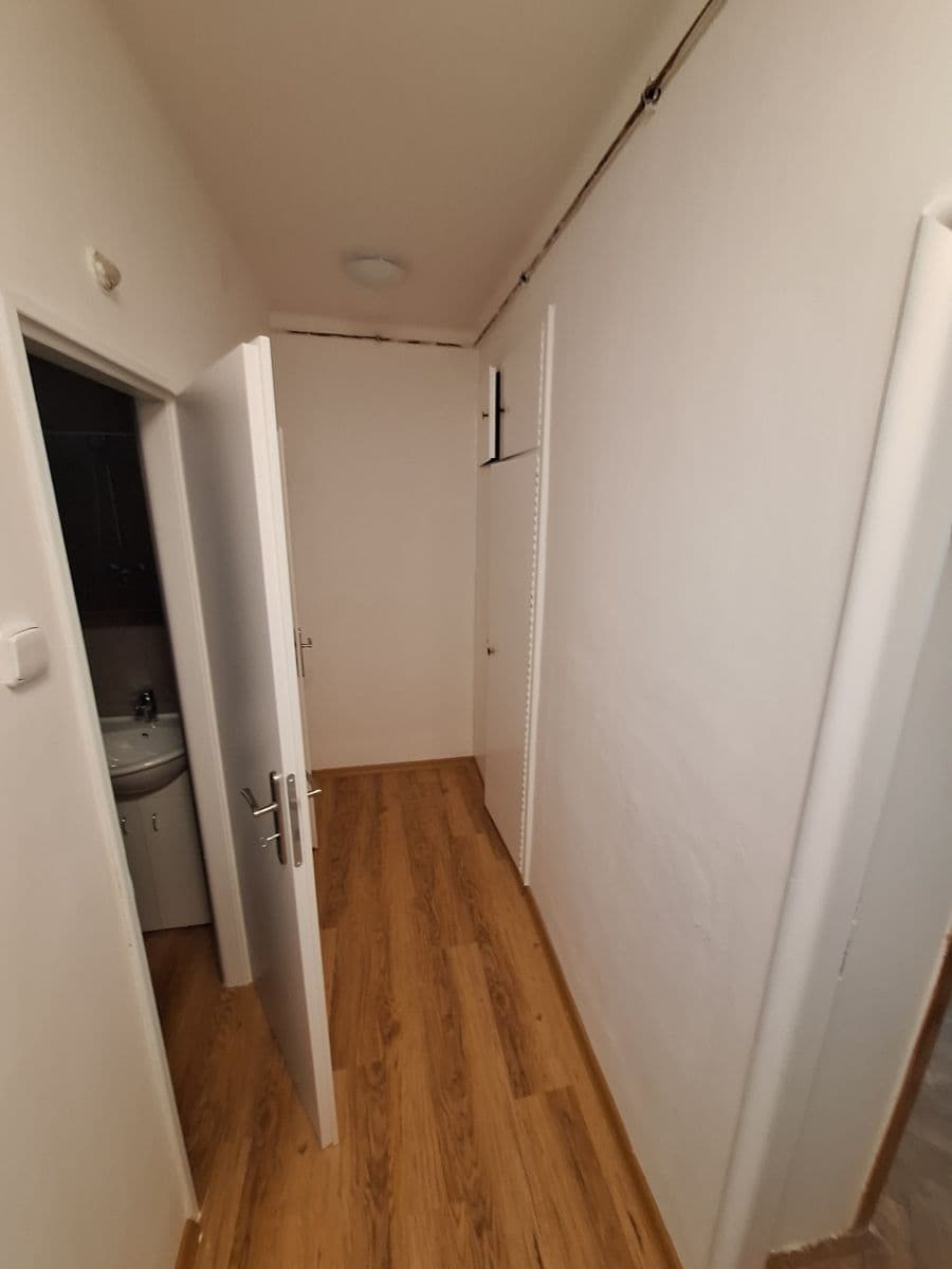 Pronájem bytu 2+1 57 m², Naskové, Praha, Praha Pronájem bytu 2+1 57 m², Naskové, Praha, Praha