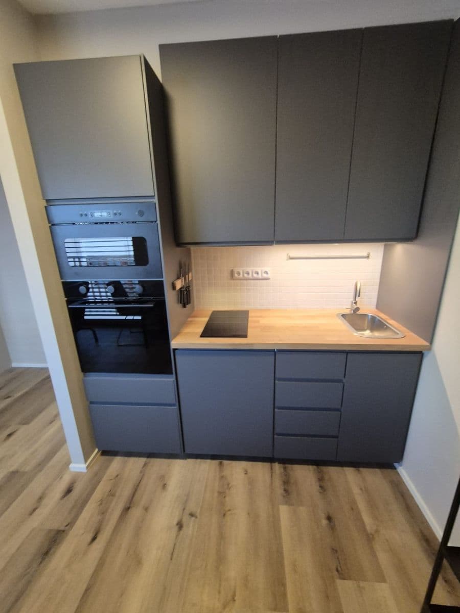 Pronájem bytu 2+kk 30 m², Křižíkova, Praha, Praha Pronájem bytu 2+kk 30 m², Křižíkova, Praha, Praha