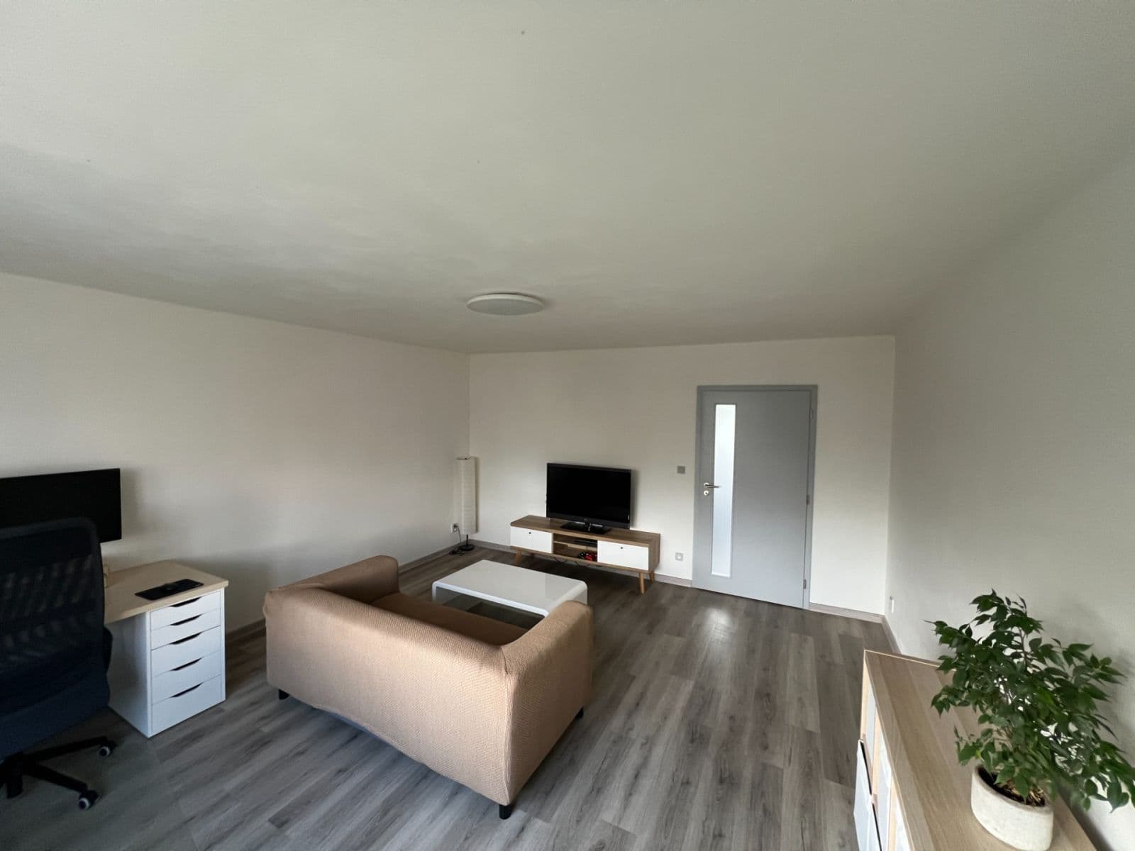 Pronájem bytu 2+1 78 m², Antonína Milfaita, Žilina, Středočeský kraj Pronájem bytu 2+1 78 m², Antonína Milfaita, Žilina, Středočeský kraj