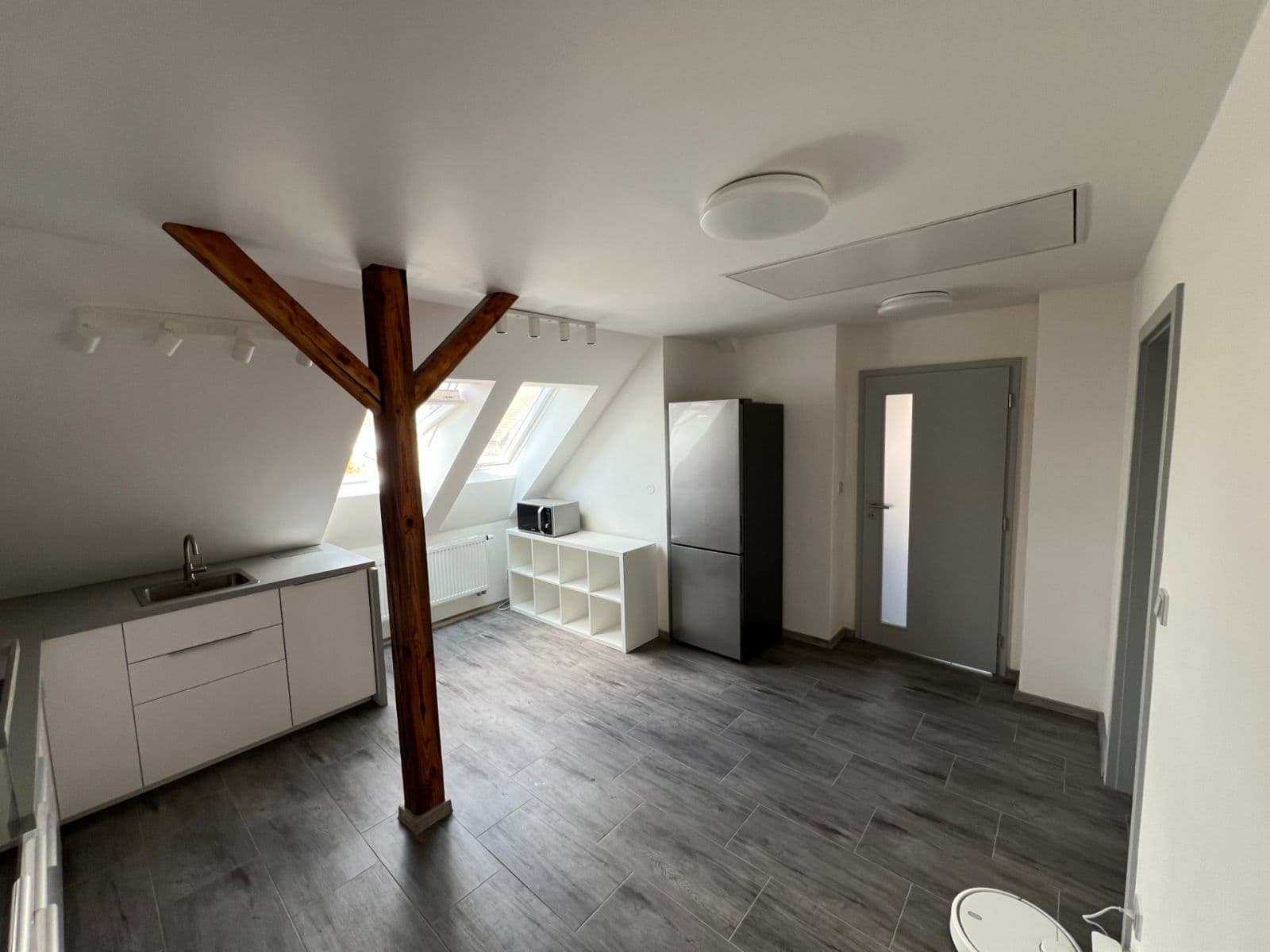 Pronájem bytu 2+1 78 m², Antonína Milfaita, Žilina, Středočeský kraj Pronájem bytu 2+1 78 m², Antonína Milfaita, Žilina, Středočeský kraj