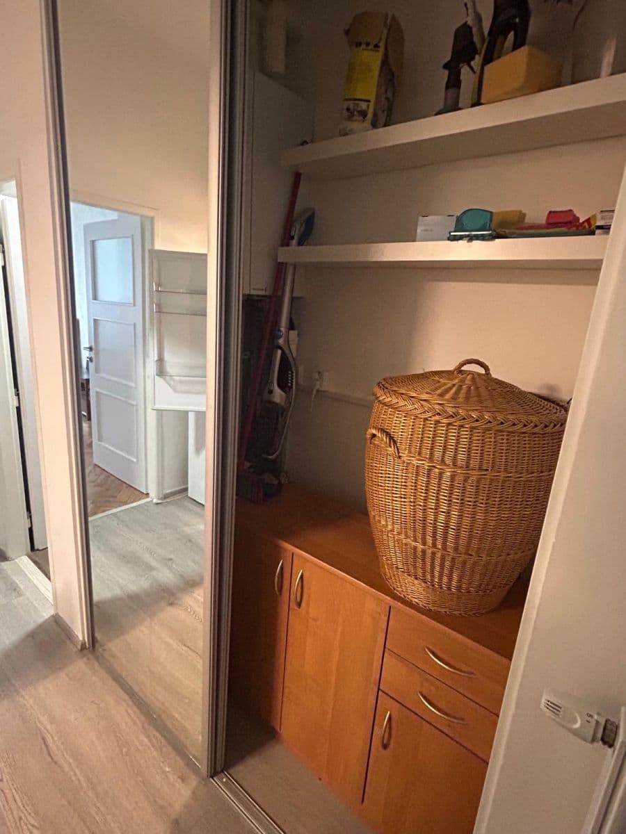 Pronájem bytu 2+1 60 m², V Olšinách, Praha, Praha Pronájem bytu 2+1 60 m², V Olšinách, Praha, Praha