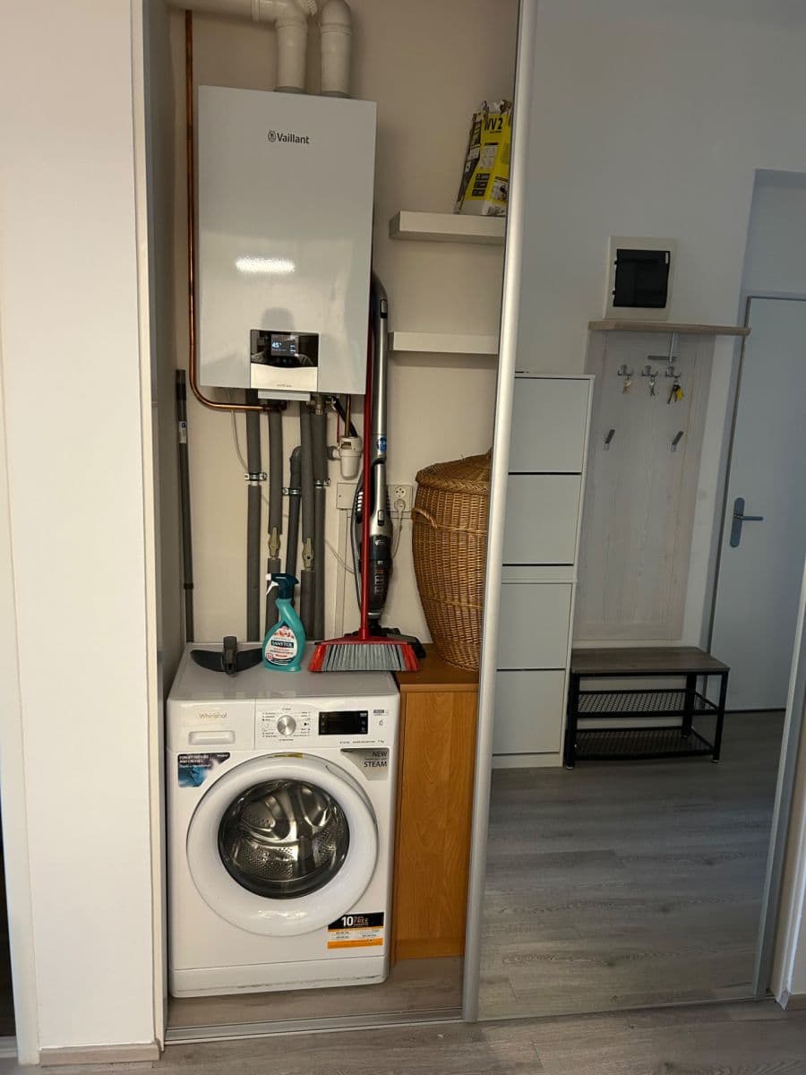 Pronájem bytu 2+1 60 m², V Olšinách, Praha, Praha Pronájem bytu 2+1 60 m², V Olšinách, Praha, Praha