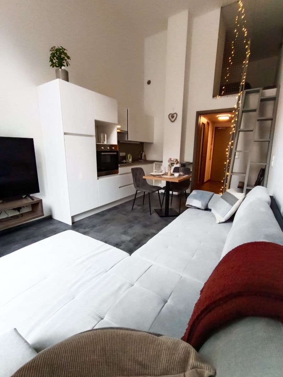 Pronájem bytu 1+kk 34 m², Hartigova, Praha, Praha Pronájem bytu 1+kk 34 m², Hartigova, Praha, Praha