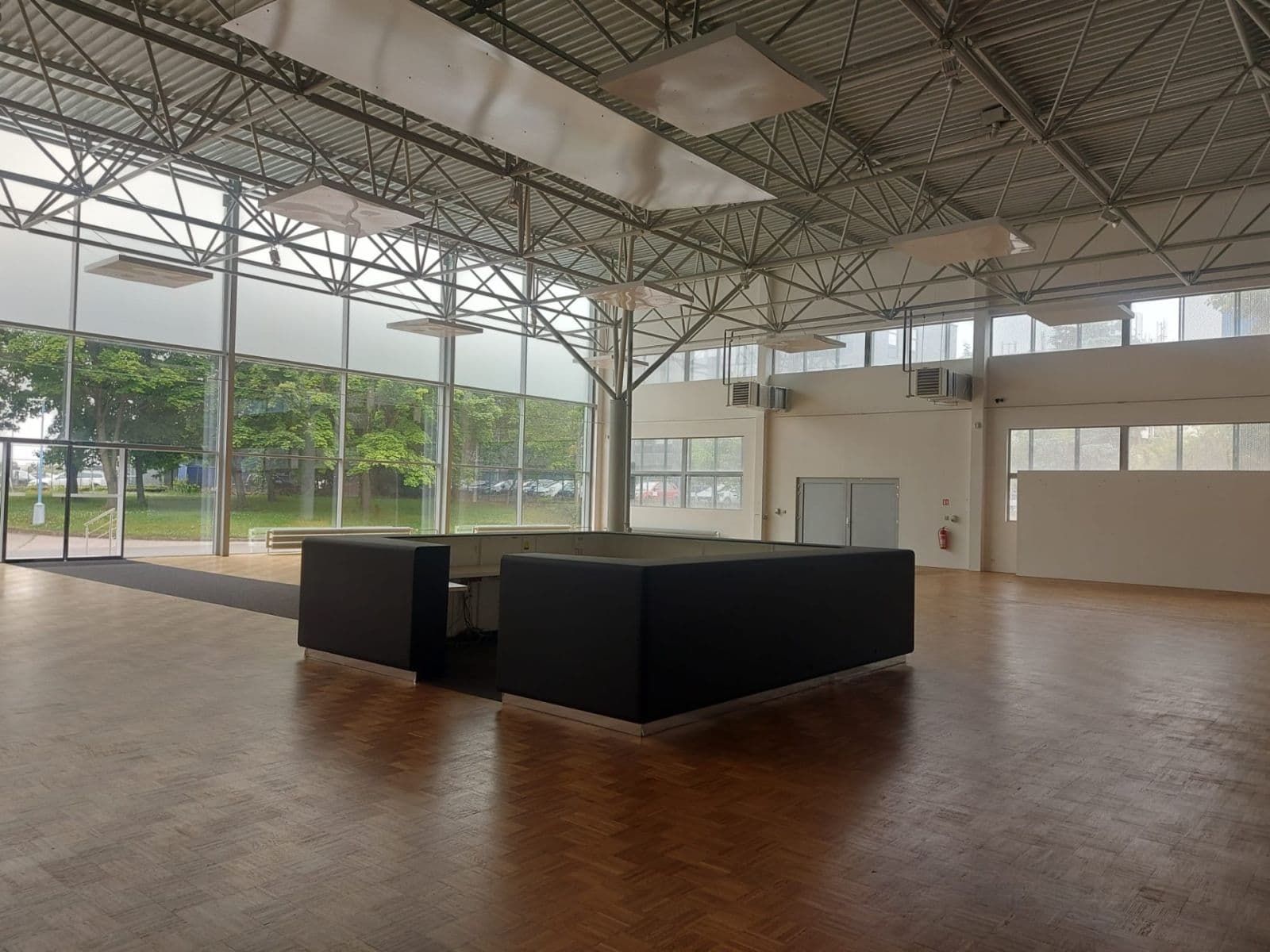 Pronájem nebytového prostoru 1.462 m², Za Mototechnou, Praha, Praha Pronájem nebytového prostoru 1.462 m², Za Mototechnou, Praha, Praha