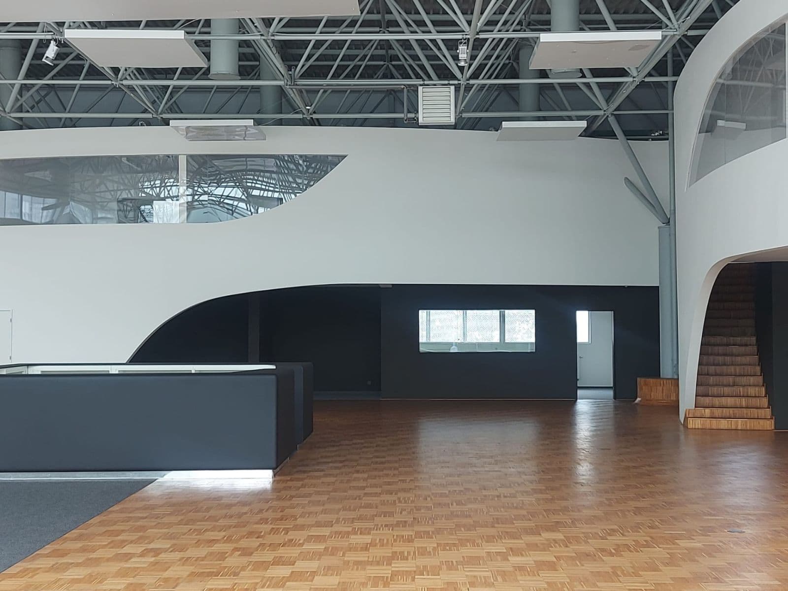 Pronájem nebytového prostoru 1.462 m², Za Mototechnou, Praha, Praha Pronájem nebytového prostoru 1.462 m², Za Mototechnou, Praha, Praha