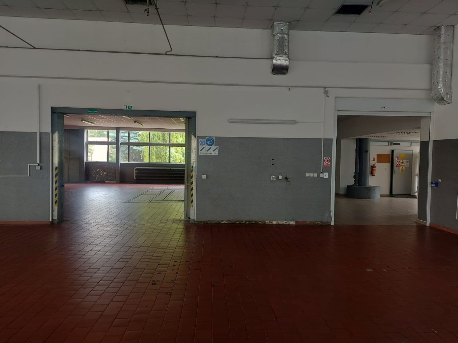 Pronájem nebytového prostoru 1.337 m², Za Mototechnou, Praha, Praha Pronájem nebytového prostoru 1.337 m², Za Mototechnou, Praha, Praha