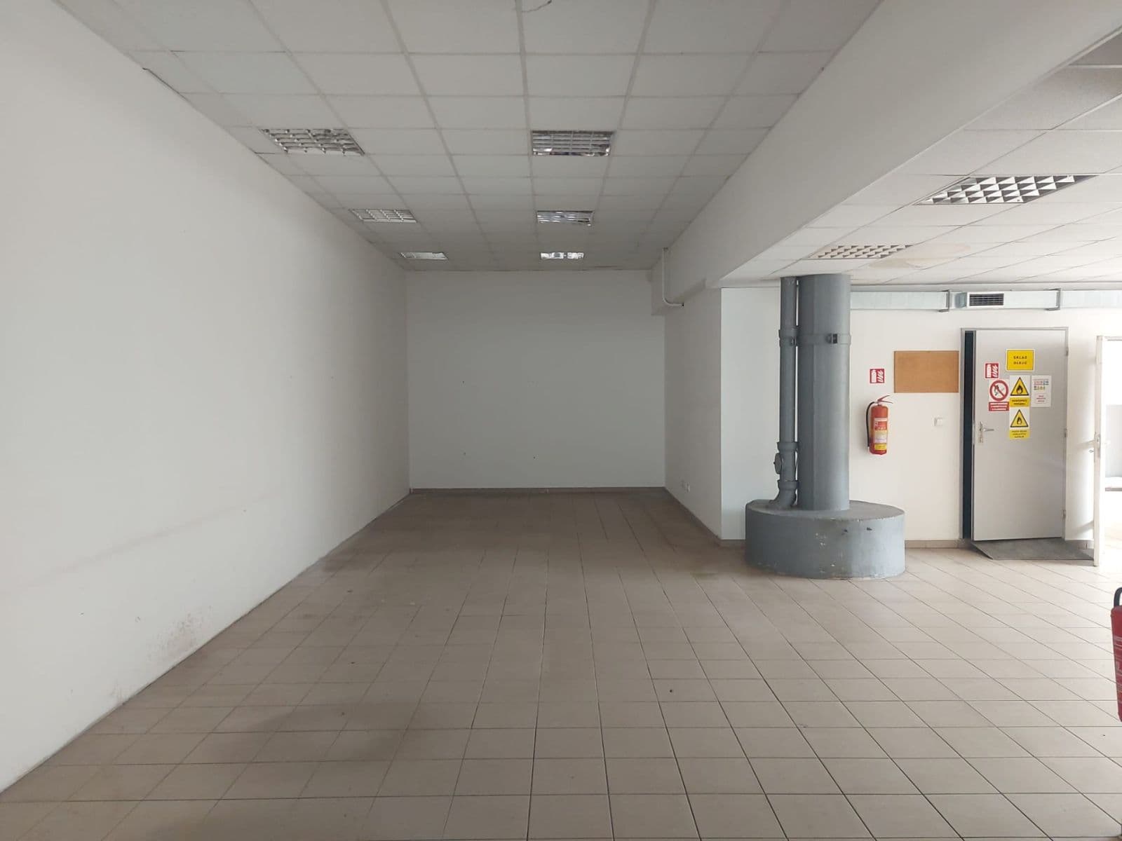 Pronájem nebytového prostoru 1.337 m², Za Mototechnou, Praha, Praha Pronájem nebytového prostoru 1.337 m², Za Mototechnou, Praha, Praha