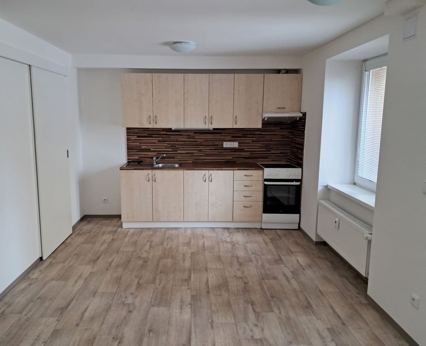 Pronájem bytu 2+kk 47 m², Karáskovo náměstí, Brno, Jihomoravský kraj Pronájem bytu 2+kk 47 m², Karáskovo náměstí, Brno, Jihomoravský kraj