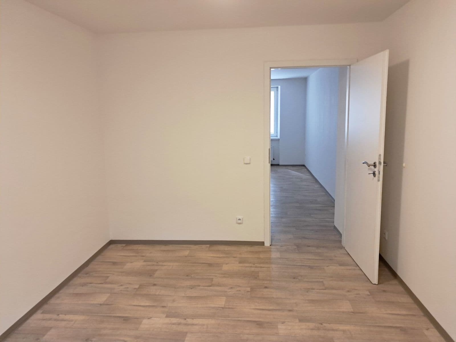 Pronájem bytu 2+kk 47 m², Karáskovo náměstí, Brno, Jihomoravský kraj Pronájem bytu 2+kk 47 m², Karáskovo náměstí, Brno, Jihomoravský kraj
