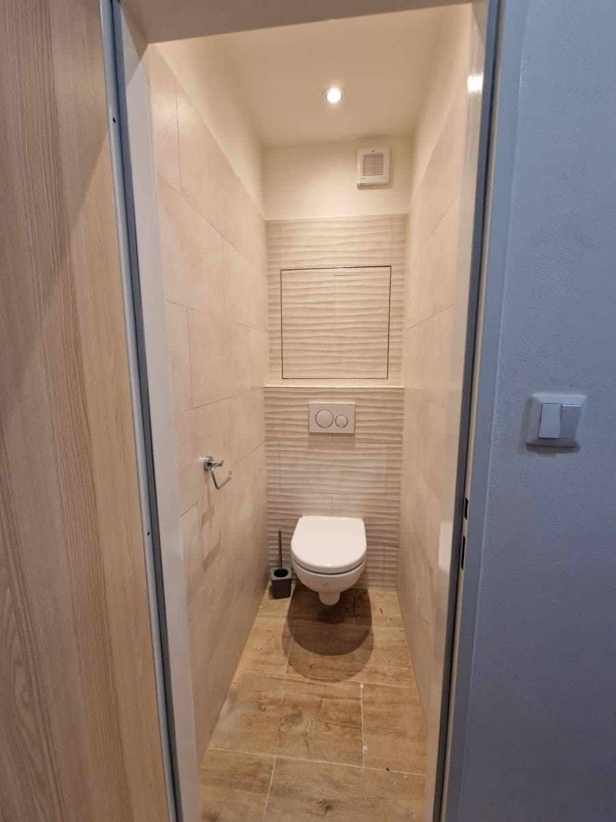Pronájem bytu 3+1 70 m², Přistoupimská, Praha, Praha Pronájem bytu 3+1 70 m², Přistoupimská, Praha, Praha