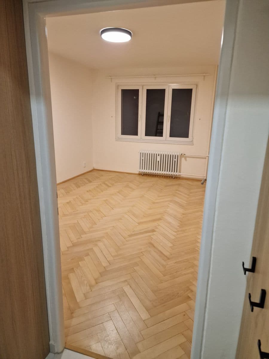 Pronájem bytu 3+1 70 m², Přistoupimská, Praha, Praha Pronájem bytu 3+1 70 m², Přistoupimská, Praha, Praha