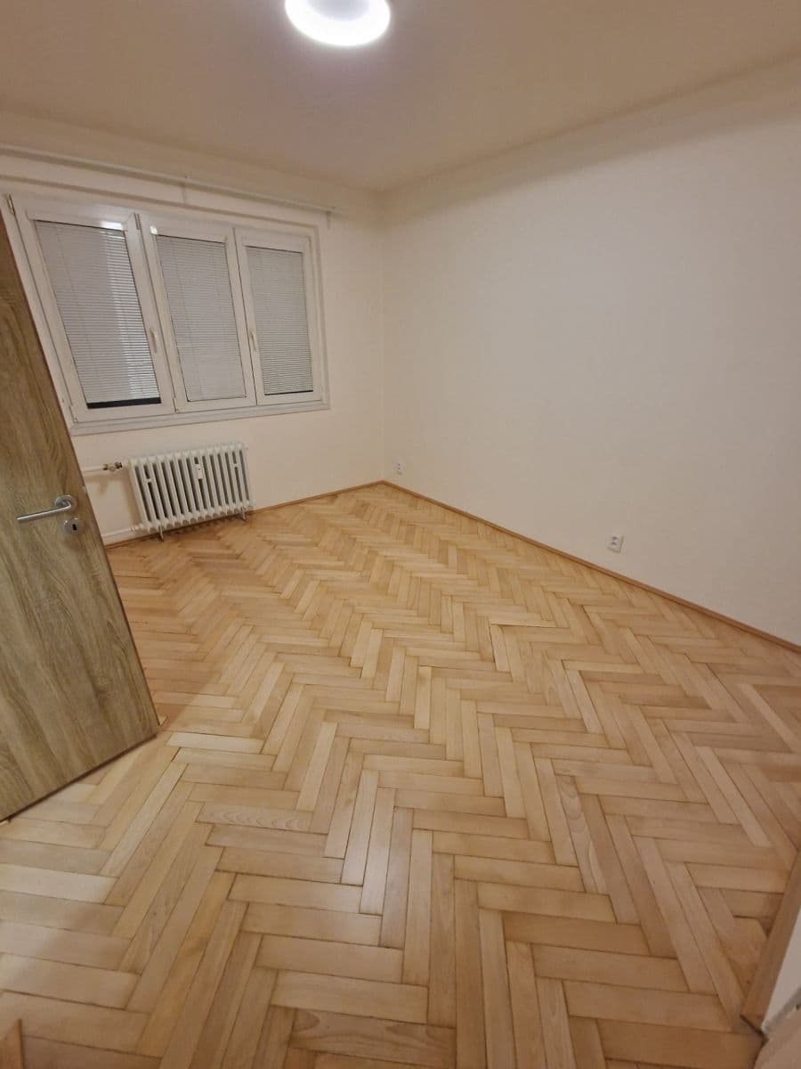 Pronájem bytu 3+1 70 m², Přistoupimská, Praha, Praha Pronájem bytu 3+1 70 m², Přistoupimská, Praha, Praha