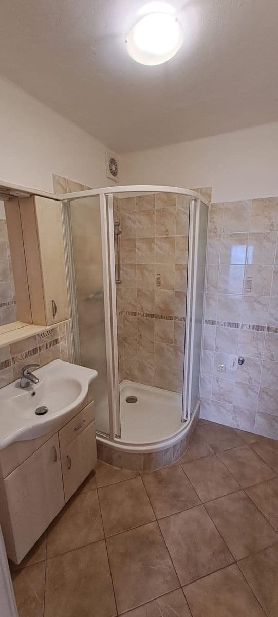 Pronájem bytu 3+1 76 m², Nový Bydžov, Královéhradecký kraj Pronájem bytu 3+1 76 m², Nový Bydžov, Královéhradecký kraj