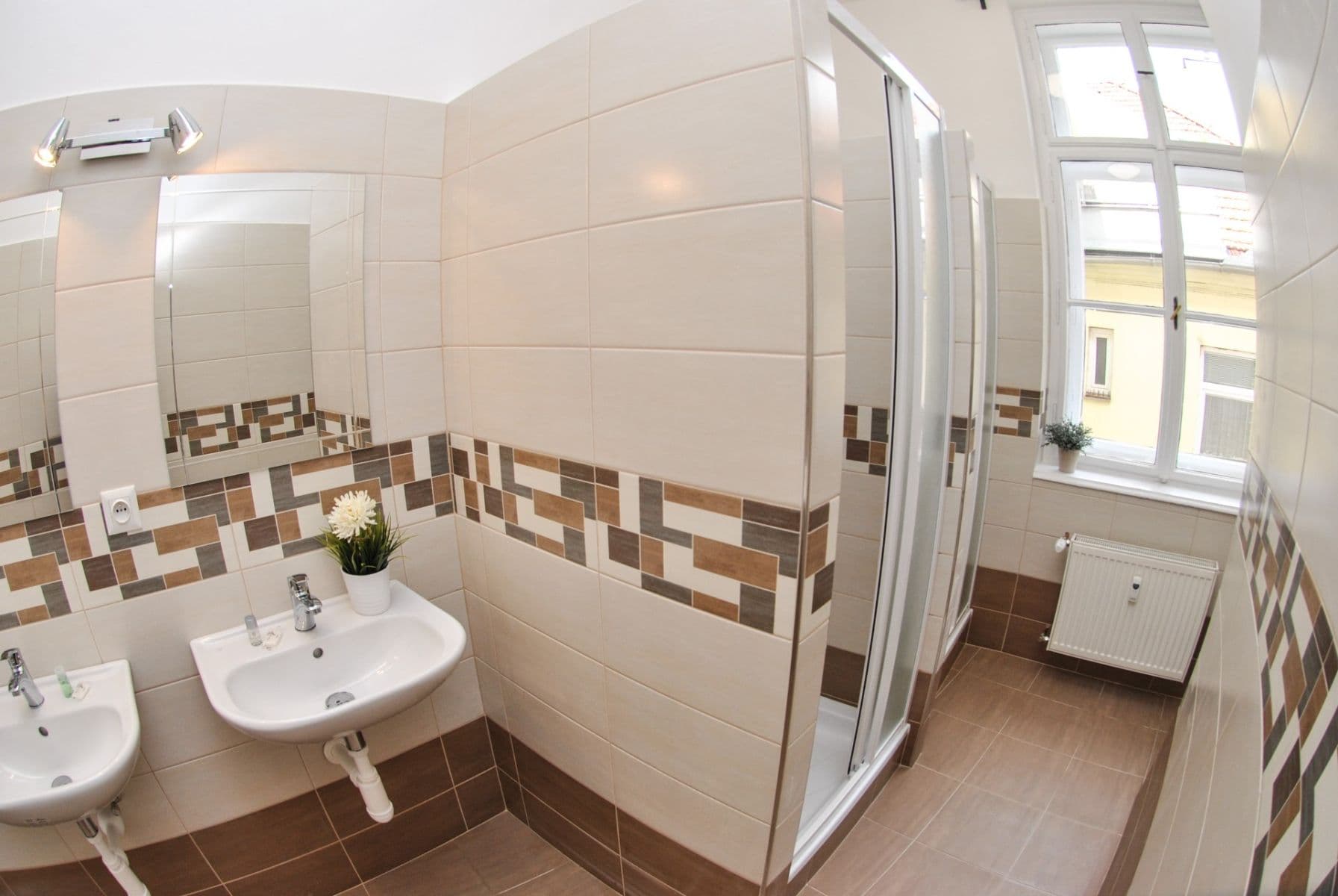 Pronájem bytu 4+1 145 m², Dominikánské náměstí, Brno, Jihomoravský kraj Pronájem bytu 4+1 145 m², Dominikánské náměstí, Brno, Jihomoravský kraj