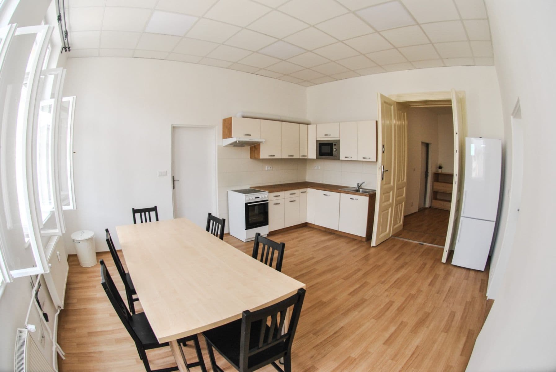 Pronájem bytu 4+1 145 m², Dominikánské náměstí, Brno, Jihomoravský kraj Pronájem bytu 4+1 145 m², Dominikánské náměstí, Brno, Jihomoravský kraj